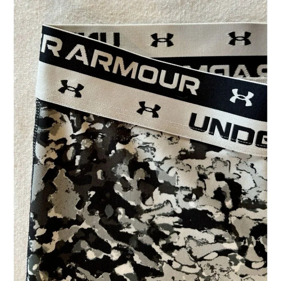 Under Armor Women's Size Medium Cropped Leggings Logo Running Gym Workout Mesh - Picture 6 of 7